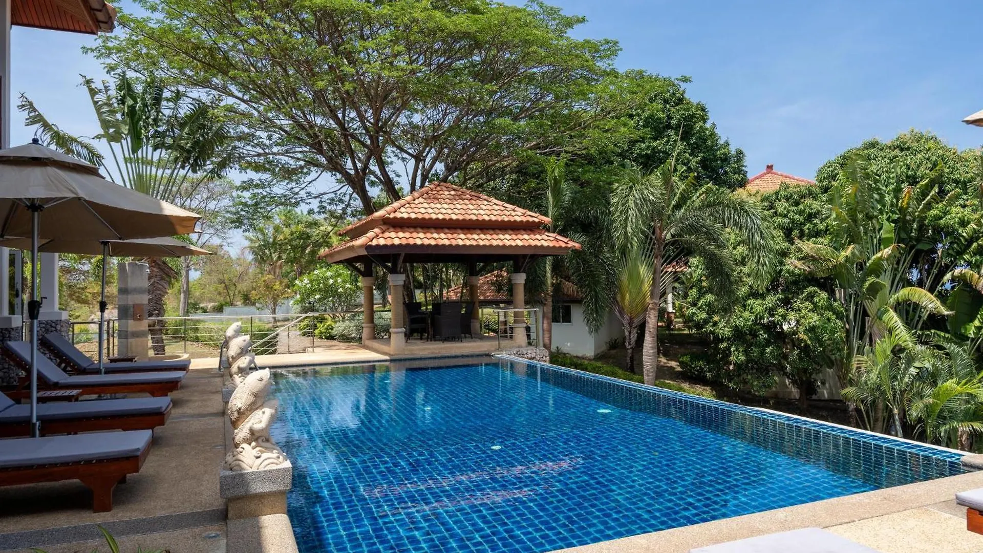 2 Pools And Seaview! Villa Serena 6Br, Klong Khong Koh Lanta