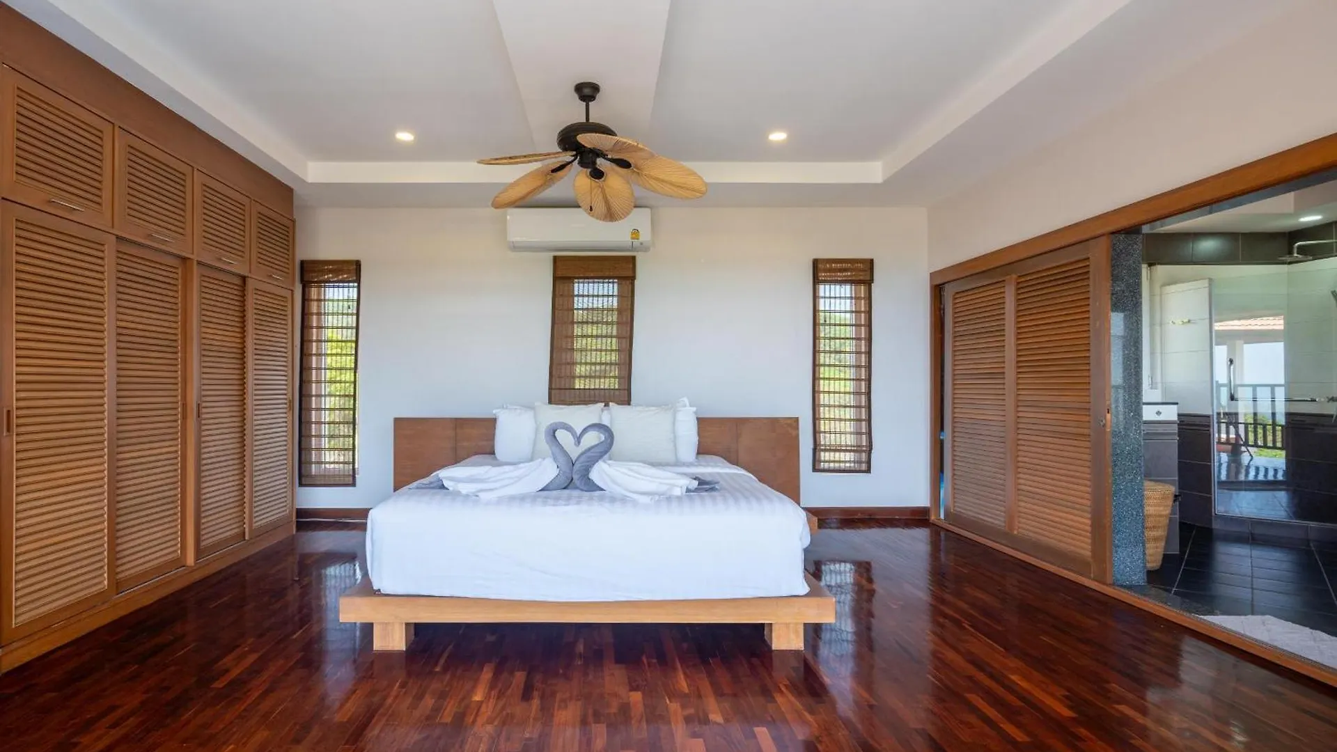 2 Pools And Seaview! Villa Serena 6Br, Klong Khong Koh Lanta