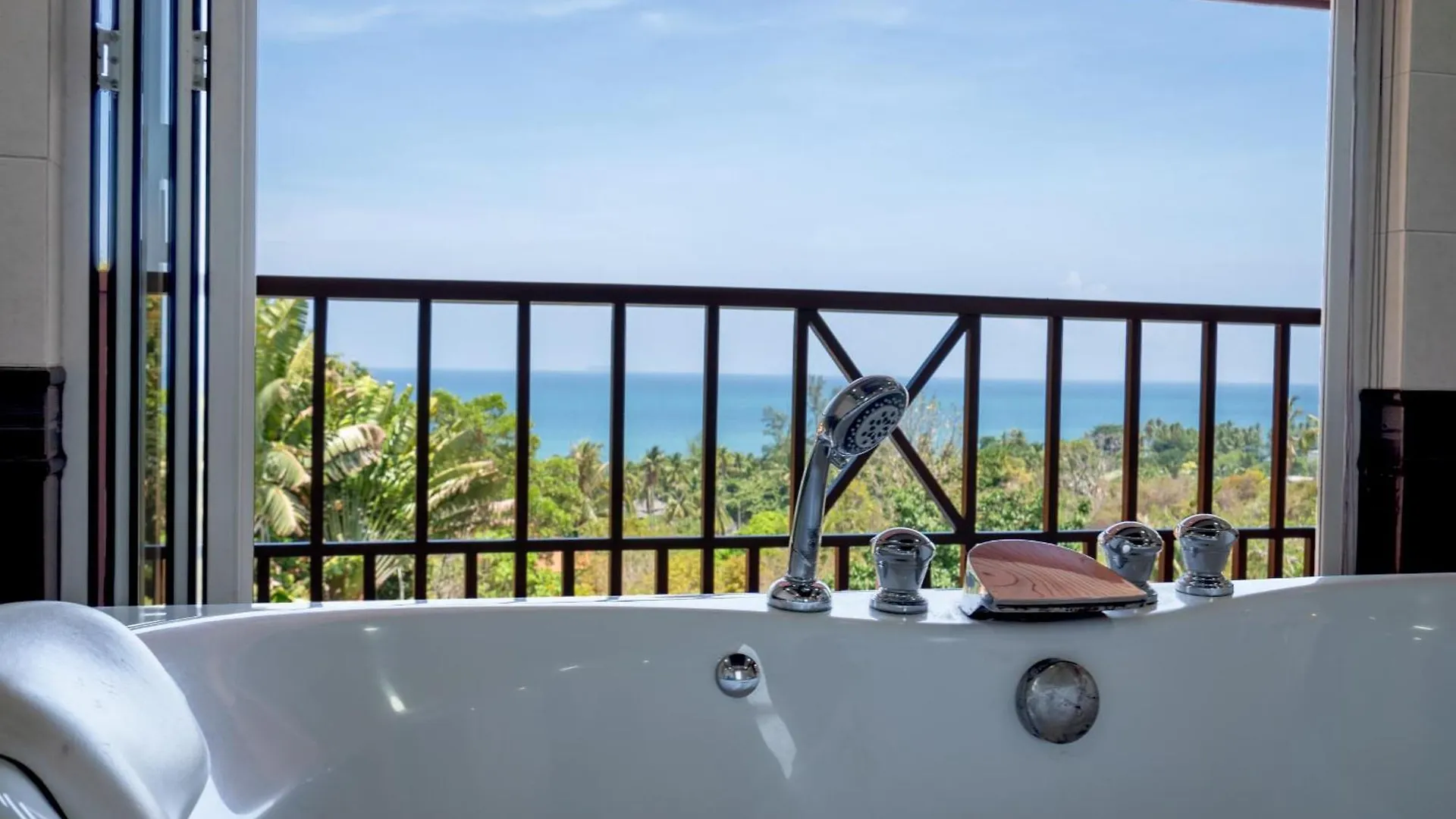 2 Pools And Seaview! Villa Serena 6Br, Klong Khong Koh Lanta