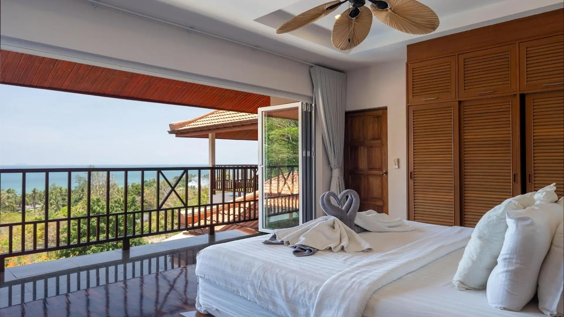 2 Pools And Seaview! Villa Serena 6Br, Klong Khong Koh Lanta